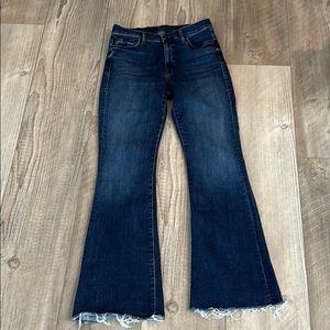 Mother Mid Rise Weekender Fray jeans size 29